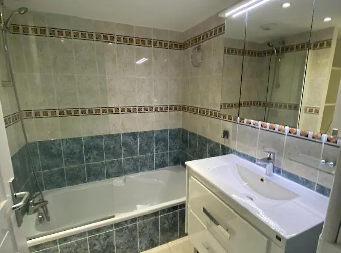 Vaiana Avec Piscine En Bord De Апартаменти